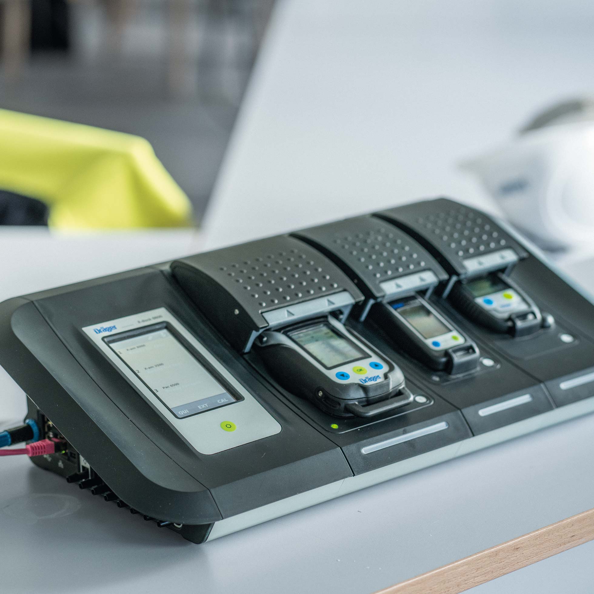Kalibrierstation_fuer_Gaswarngeraete_Draeger_X-dock_6600_Master_4
